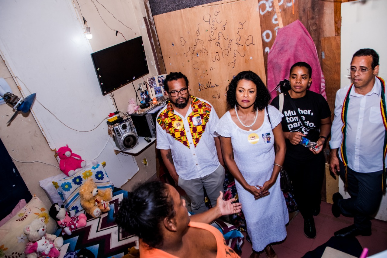 Segundo ele, o seu nome está mantido, no entanto, figuras como Kleber Rosa, Tâmara Azevedo, e Laina Crisóstomo também estão na disputa Segundo ele, o seu nome está mantido, no entanto, figuras como Kleber Rosa, Tâmara Azevedo, e Laina Crisóstomo também estão na disputa