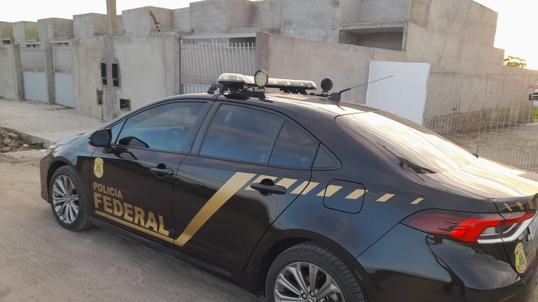 Delegado que investigou facada em Bolsonaro assume cargo de diretor na PF