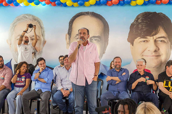 Alexandre Kalil discursa na inauguração do comitê central de campanha em Belo Horizonte Alexandre Kalil discursa na inauguração do comitê central de campanha em Belo Horizonte