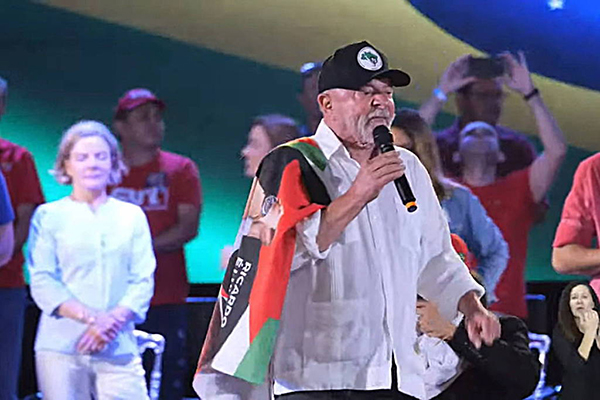 Candidato a presidente Luiz Inácio Lula da Silva (PT) participa de ato em Campina Grande (PB)