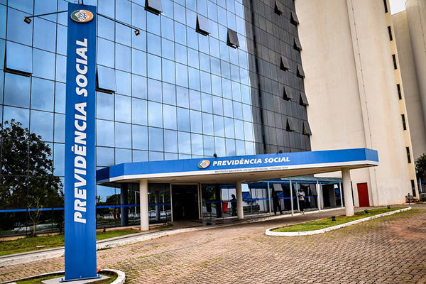 Fachada do prédio do INSS, em Brasília (DF)