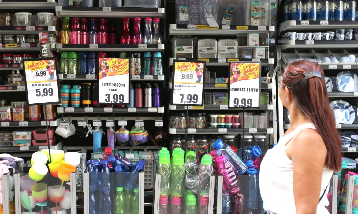 Famílias com renda acima de dez mínimos se mostram mais otimistas