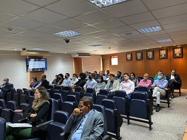 O evento foi presidido pelo diretor da Escola de Contas do Tribunal de Contas dos Municípios da Bahia (TCM-BA), o conselheiro Nelson Pellegrino
