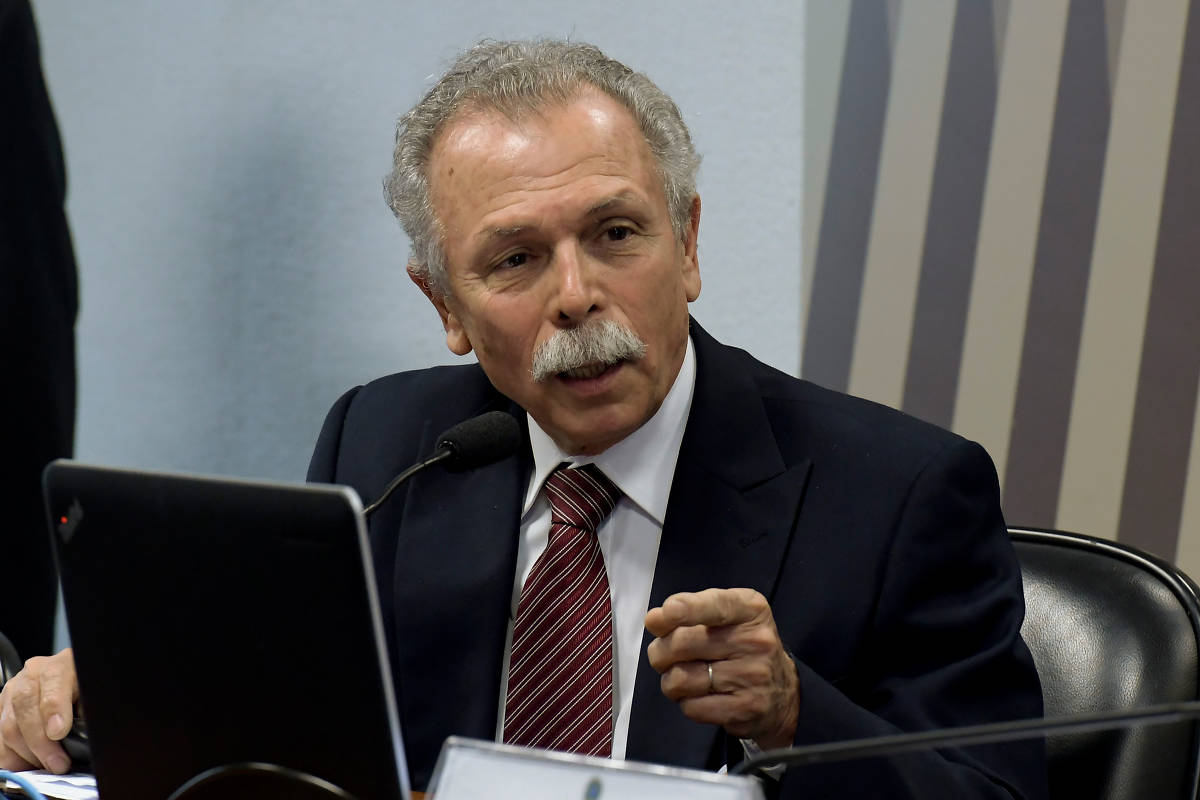 O ex-diretor do Inpe Ricardo Galvão em audiência pública no Senado