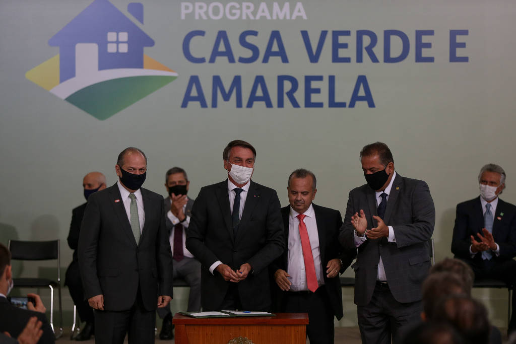 O presidente Jair Bolsonaro durante cerimônia de lançamento do programa Casa Verde e Amarela