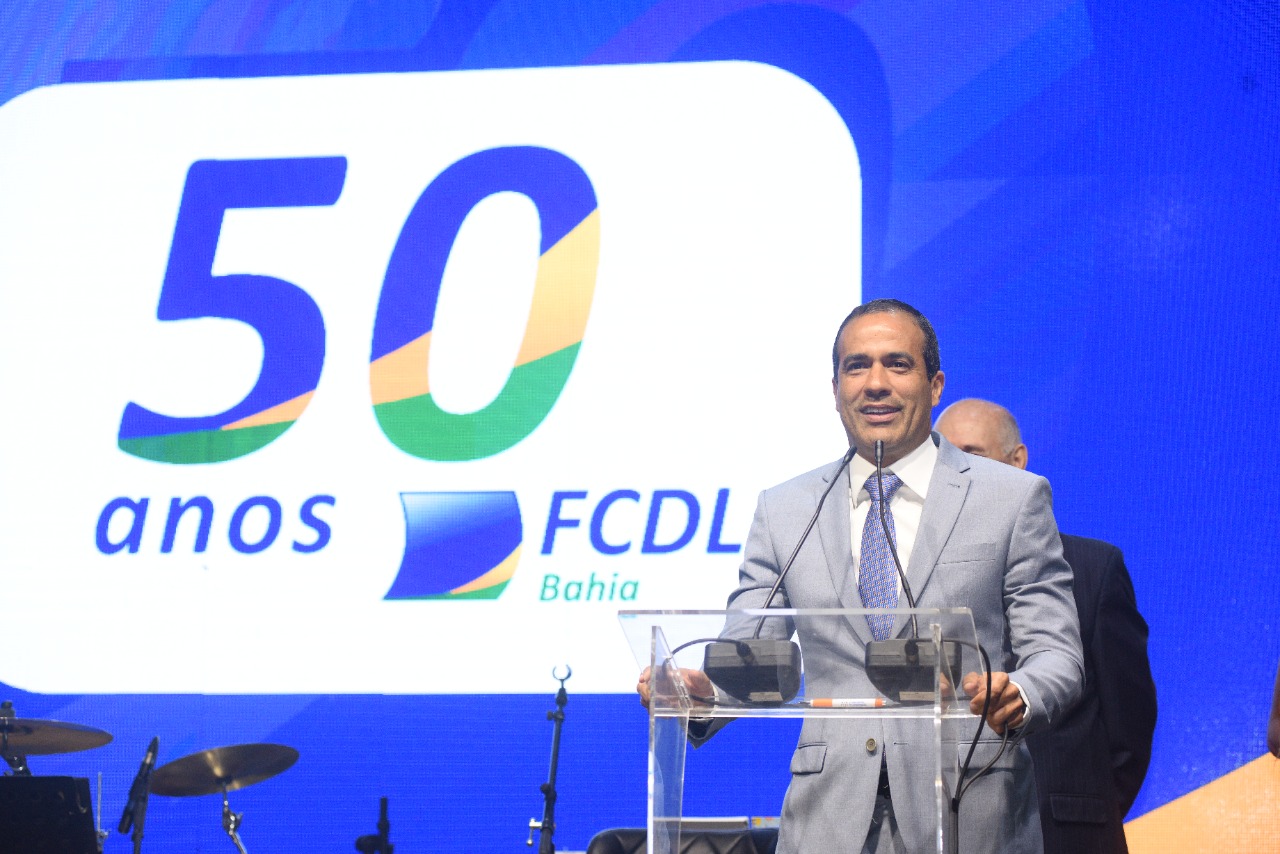 Bruno anunciou dispensa de licenciamento dos anúncios em vitrines, mostruários e meios de publicidades de lojas em shopping, centros comerciais e grupos de lojas Bruno anunciou dispensa de licenciamento dos anúncios em vitrines, mostruários e meios de publicidades de lojas em shopping, centros comerciais e grupos de lojas