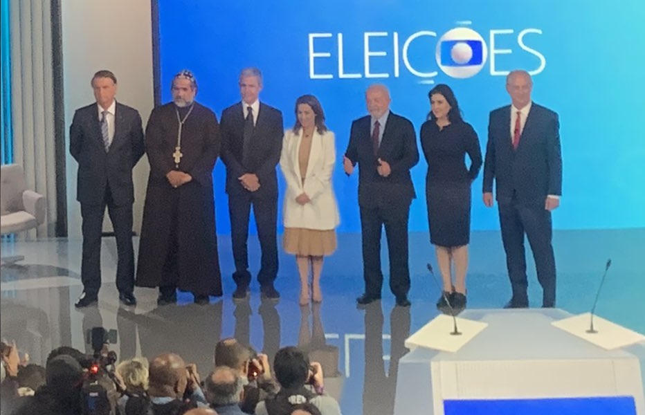 Lula e Bolsonaro trocam ataques pessoais em debate marcado por bate-boca e acusações Lula e Bolsonaro trocam ataques pessoais em debate marcado por bate-boca e acusações
