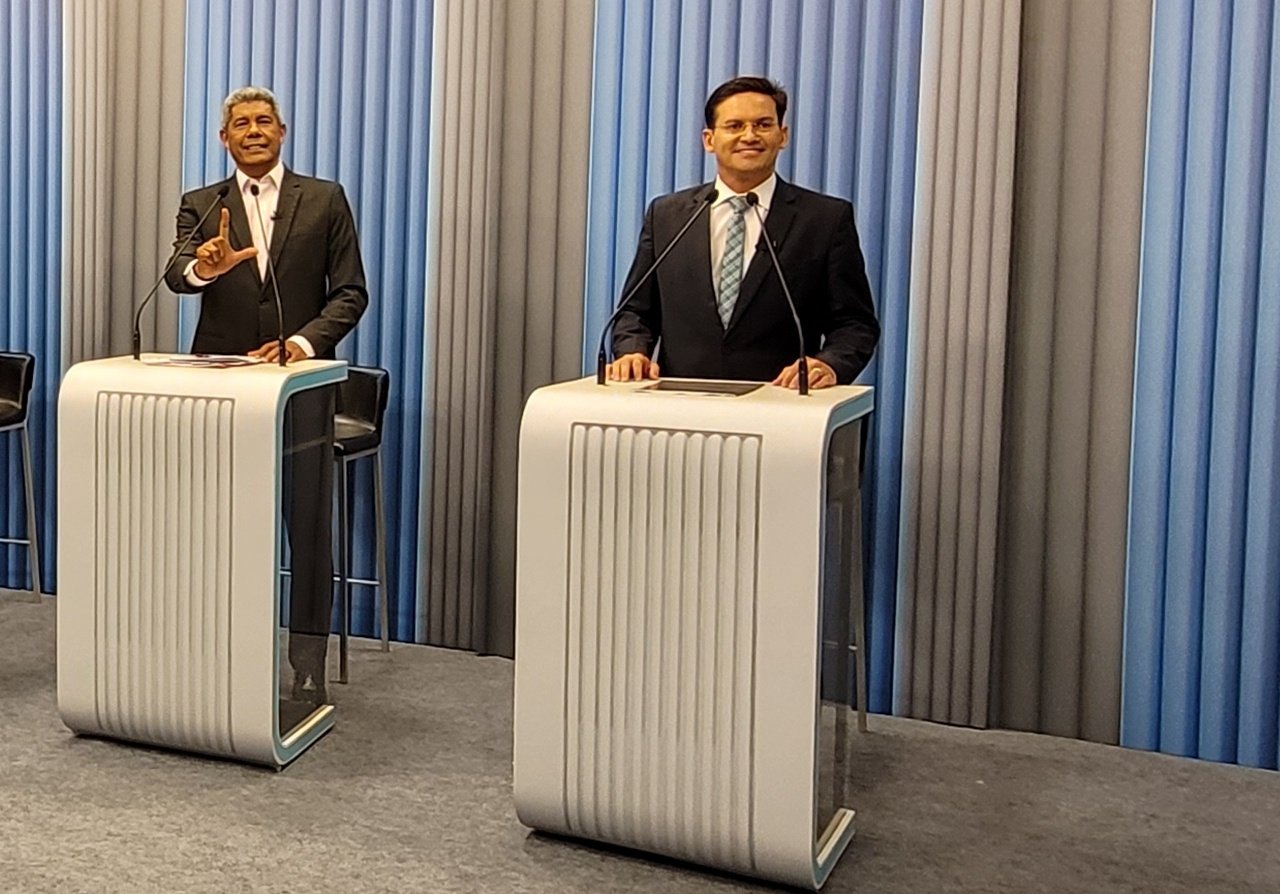Jerônimo Rodrigues (PT) e João Roma (PL) combinam ataques a ACM Neto durante debate na TV Bahia Jerônimo Rodrigues (PT) e João Roma (PL) combinam ataques a ACM Neto durante debate na TV Bahia