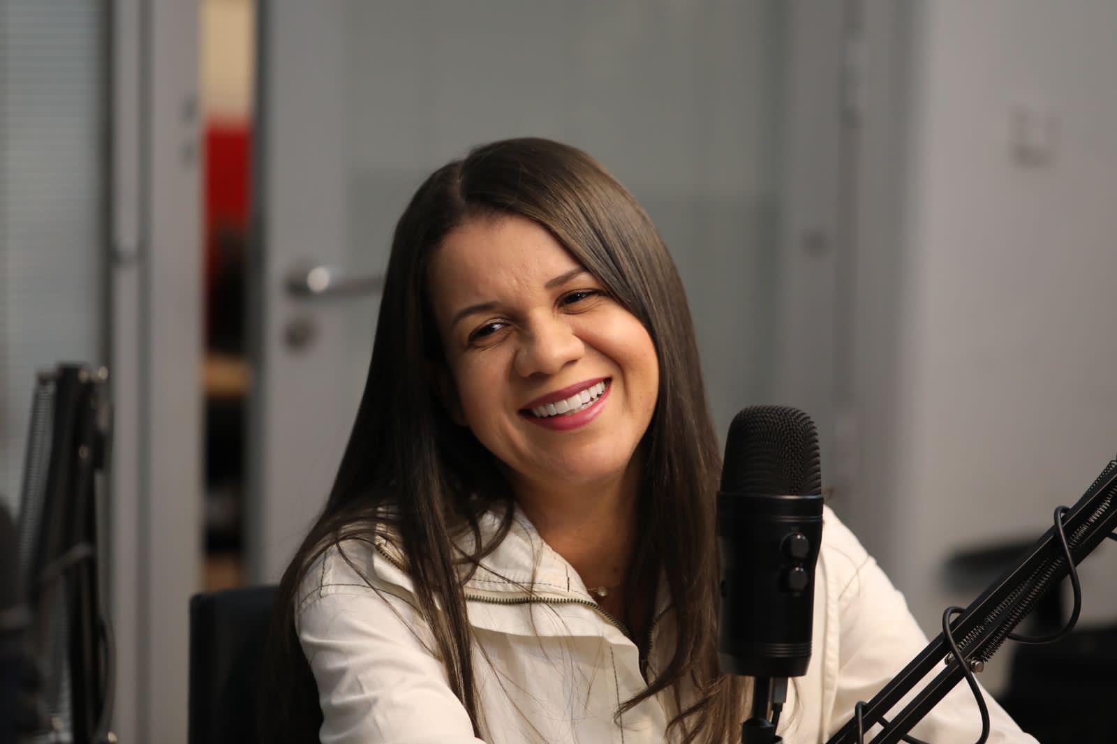 Pastora Vânia Silva (PP), viúva do Irmão Lázaro, é candidata a deputada estadual Pastora Vânia Silva (PP), viúva do Irmão Lázaro, é candidata a deputada estadual