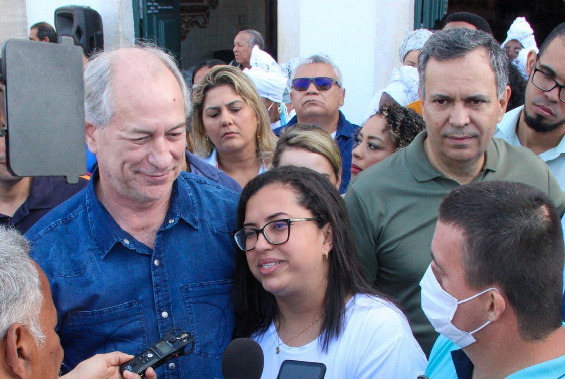 Candidato a presidente Ciro Gomes e candidato a vice Ana Paula Matos Candidato a presidente Ciro Gomes e candidato a vice Ana Paula Matos
