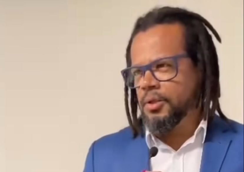 A fala do candidato ao governo do Estado pelo PSOL foi feita logo na chegada do prédio da TV Bahia na noite desta terça