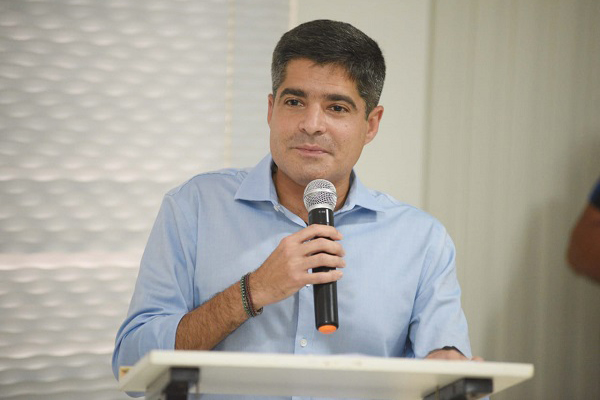 O candidato a governador ACM Neto (União Brasil)