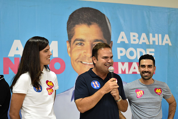 Cacá Leão em ato político em Luís Eduardo Magalhães