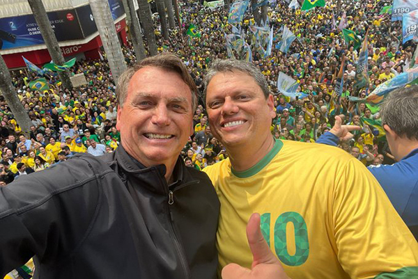 O presidente Jair Bolsonaro e Tarcísio de Freitas