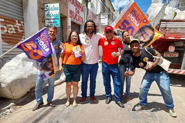 O candidato a governador da Bahia Kleber Rosa (PSOL) em Serrinha