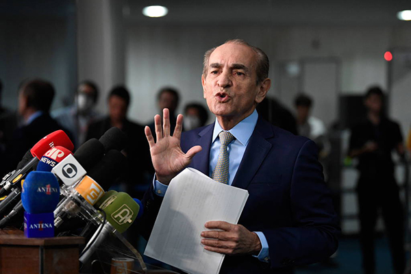 O senador Marcelo Castro (MDB-PI) protocolou nesta segunda-feira (28) o texto da PEC da Transição