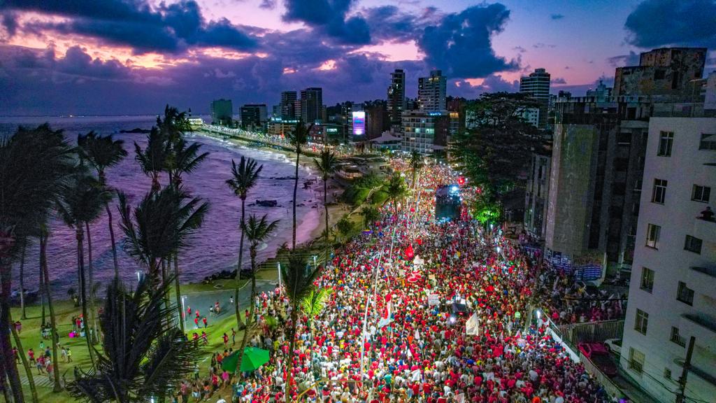 Caminhada de Lula e Jerônimo em Ondina, em Salvador - Divulgação
