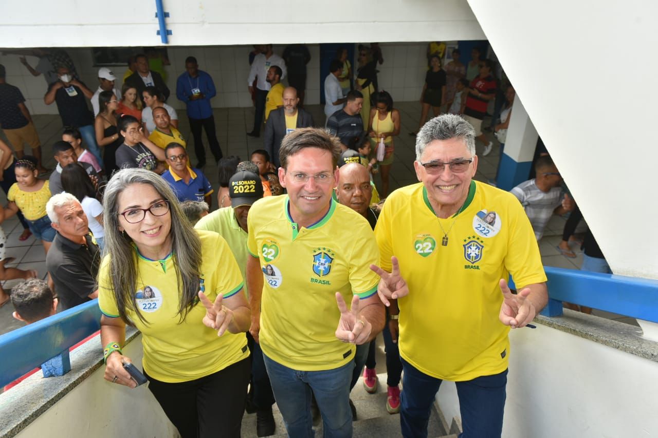 Às 15 horas, Roma estará em Salvador e vota na seção 244, na Escola de Educação da Ufba, no Vale do Canela