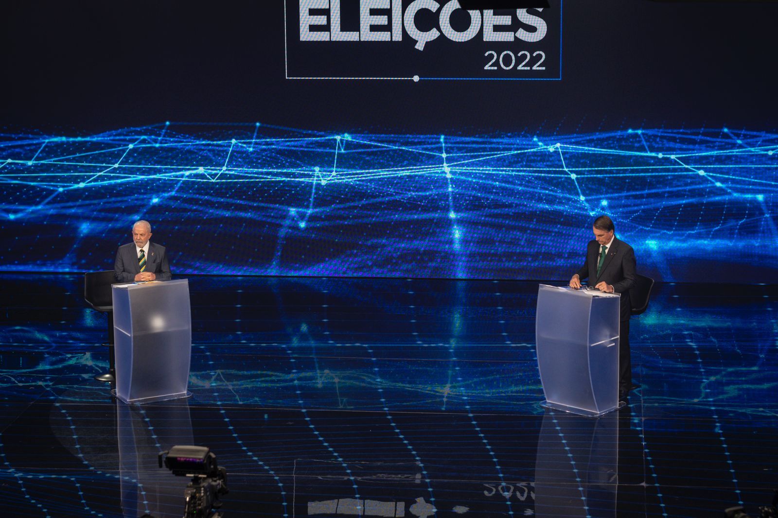 Aliados de Bolsonaro comemoram bloco sobre corrupção