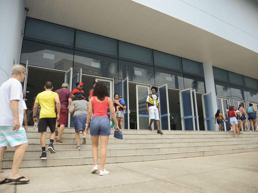 Eleitores do Rio de Janeiro votam para presidente no segundo turno
