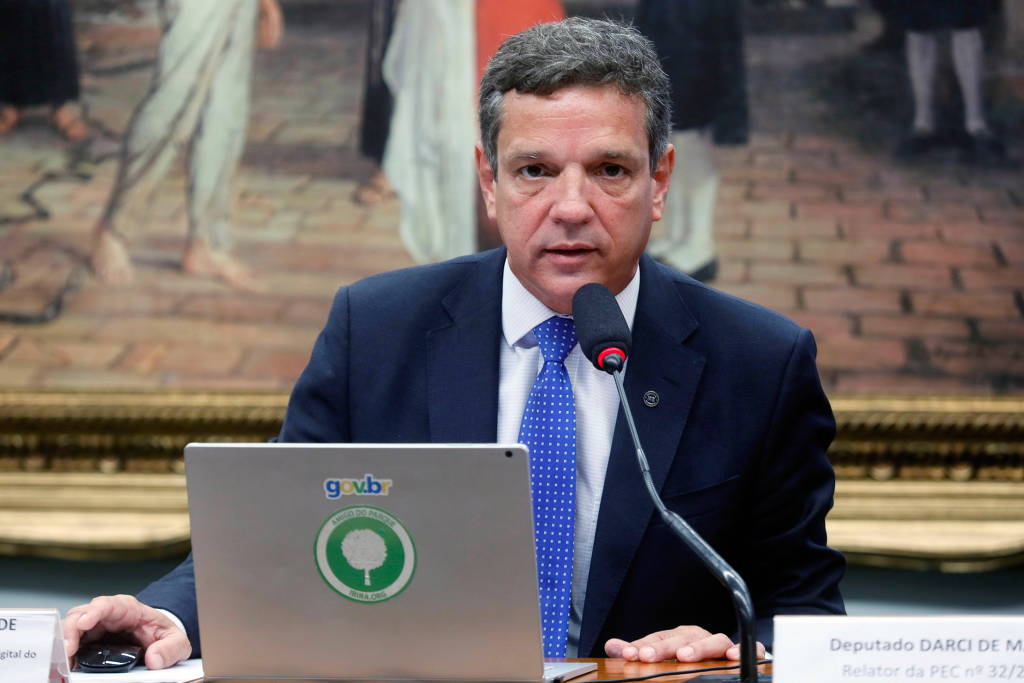 Integrantes do grupo de energia da transição defendem alinhamento da empresa ao presidente eleito Integrantes do grupo de energia da transição defendem alinhamento da empresa ao presidente eleito