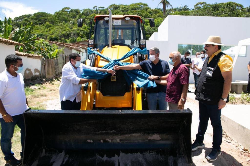 Levantamento do Inesc e do Observatório do Clima identifica padrinhos de R$ 5,8 bi pagos em 2022 e aponta falta de transparência Levantamento do Inesc e do Observatório do Clima identifica padrinhos de R$ 5,8 bi pagos em 2022 e aponta falta de transparência