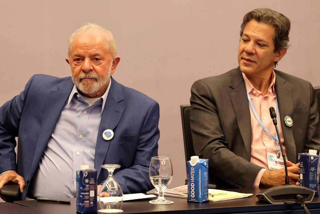 Fernando Haddad substituiu presidente eleito em evento promovido pela federação dos bancos Fernando Haddad substituiu presidente eleito em evento promovido pela federação dos bancos