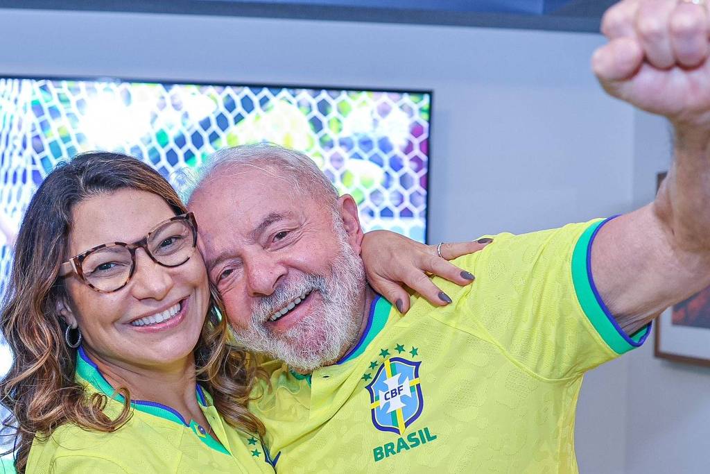 Lula assistiu ao jogo em São Paulo, onde se recupera de uma cirurgia para retirada de uma lesão na garganta Lula assistiu ao jogo em São Paulo, onde se recupera de uma cirurgia para retirada de uma lesão na garganta