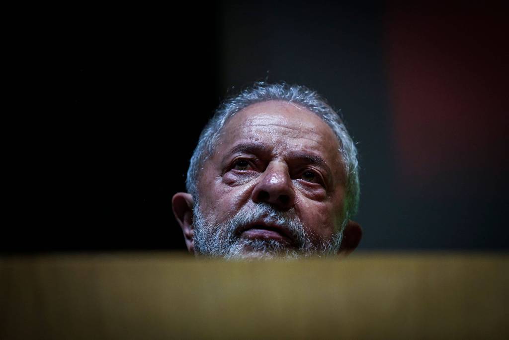 Petista deve abrigar potenciais sucessores no governo; Bolsonaro e FHC também disseram que não disputariam, mas buscaram recondução