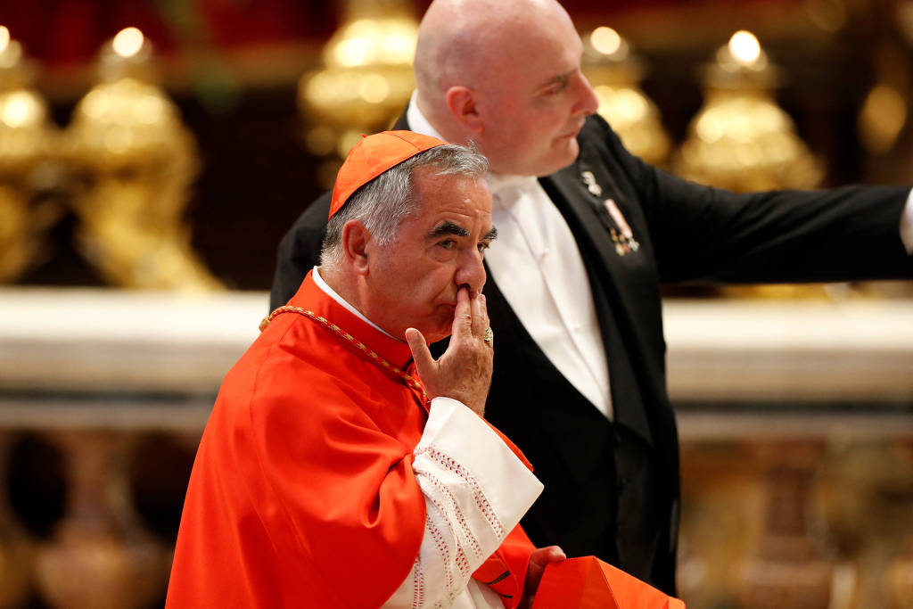 Tribunal do Vaticano revela que ex-conselheiro do pontífice tentou induzi-lo a confirmar aprovação de movimentações financeiras