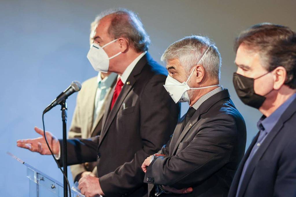 Grupo técnico ainda mira regras negacionistas, como kit Covid, e planeja reforço na produção nacional de medicamentos e insumos Grupo técnico ainda mira regras negacionistas, como kit Covid, e planeja reforço na produção nacional de medicamentos e insumos