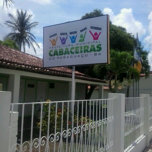 Um procedimento administrativo constatou que o referido prefeito teria nomeado familiares e parentes para cargos na Prefeitura Municipal