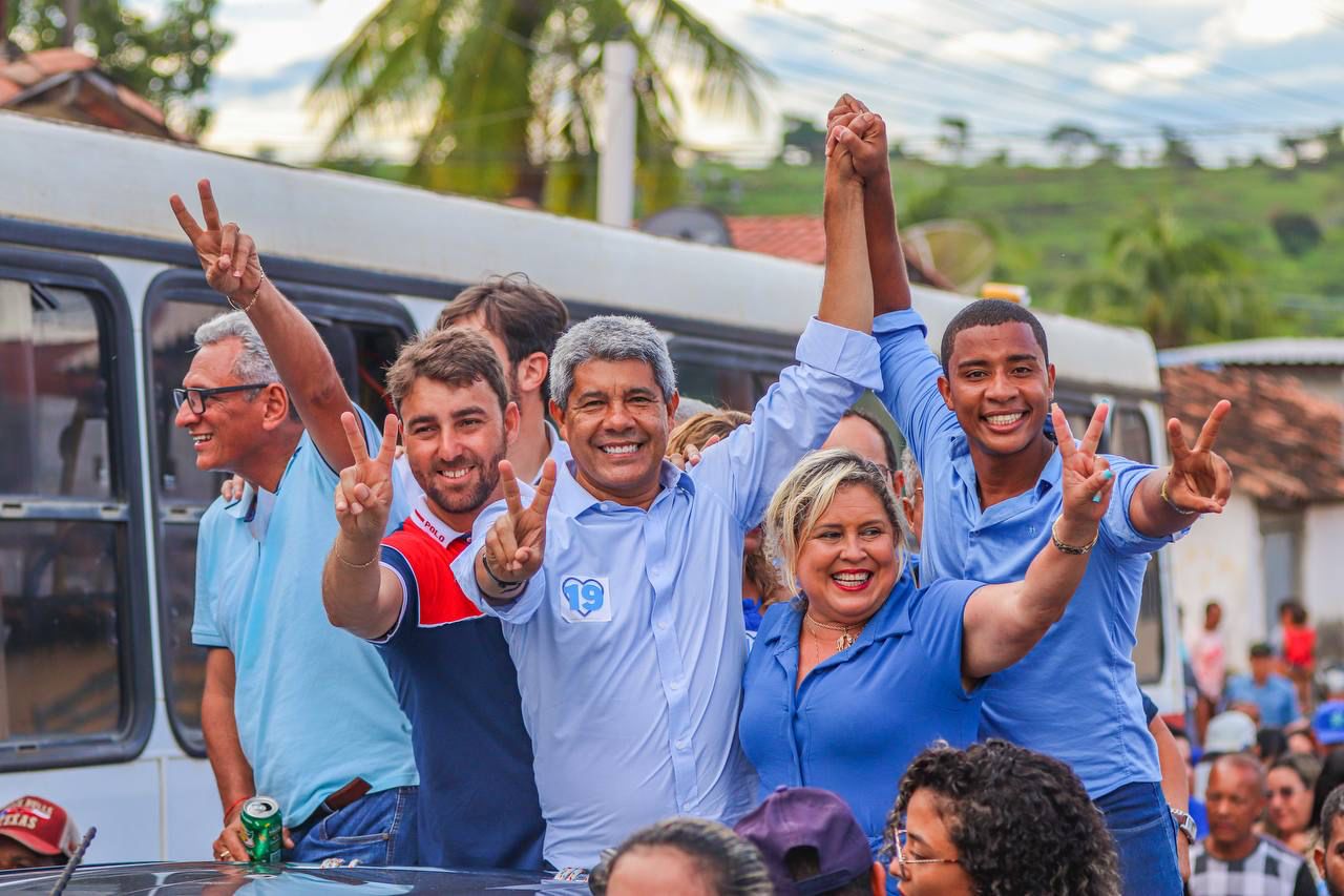 Valéria Silveira, apoiada pelo governador eleito Jerônimo Rodrigues, venceu o pleito com 51,4% dos votos contra os 48,58% obtidos por Chico Batoré