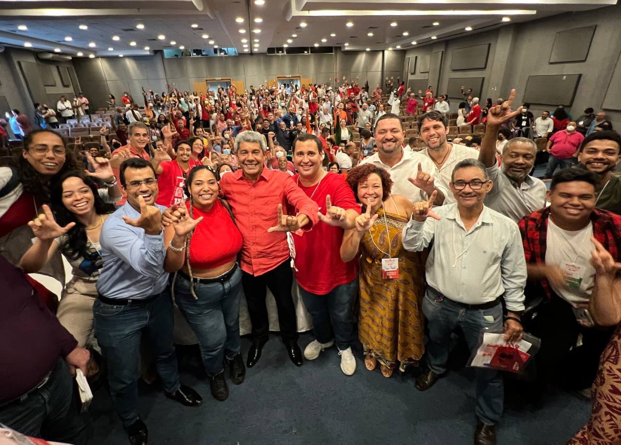 O encontro contou também com as presenças do presidente do PT Bahia, Éden Valadares, de deputados e deputadas estaduais e federais, presidente de diretórios municipais e da militância O encontro contou também com as presenças do presidente do PT Bahia, Éden Valadares, de deputados e deputadas estaduais e federais, presidente de diretórios municipais e da militância