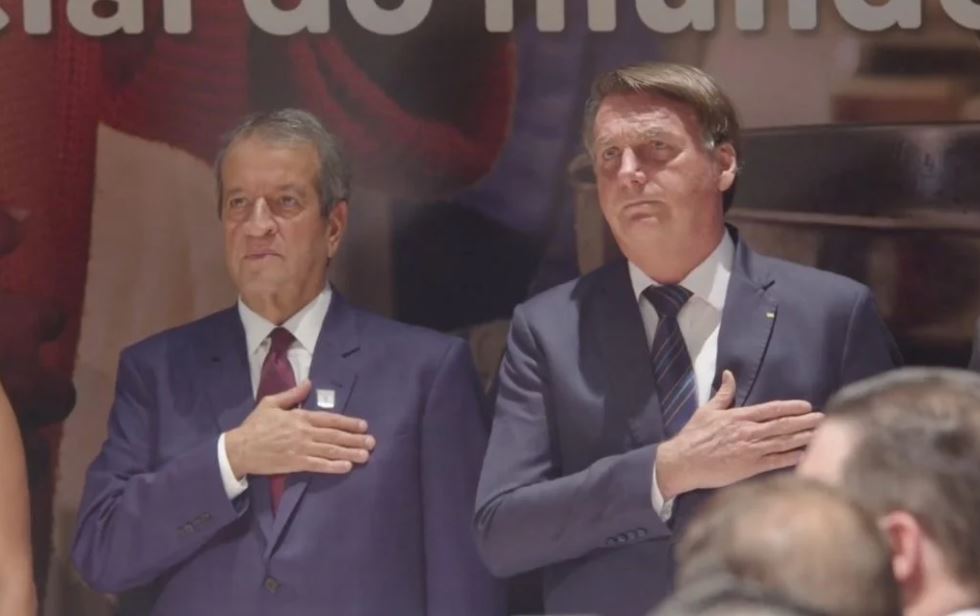 Valdemar Costa Neto, comandante do PL, ao lado de Jair Bolsonaro