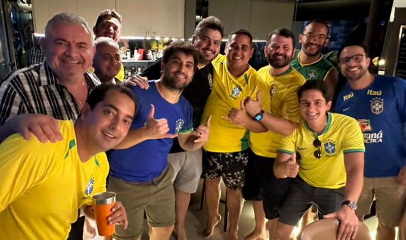O parlamentar se posicionou e salientou que esteve com o deputado federal eleito Diego Coronel e outros amigos para apenas assistir aos jogos do Brasil juntos O parlamentar se posicionou e salientou que esteve com o deputado federal eleito Diego Coronel e outros amigos para apenas assistir aos jogos do Brasil juntos