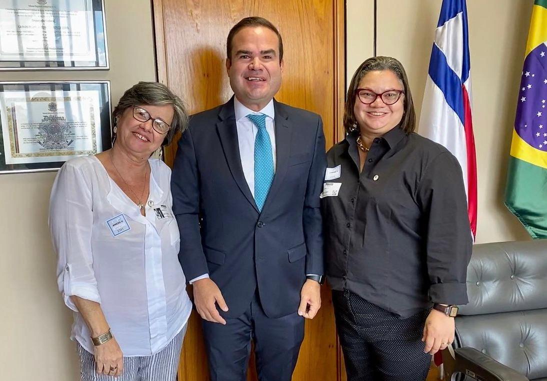 Cacá Leão (PP) já destinou cerca de R$ 55 milhões em recursos para a Educação na Bahia Cacá Leão (PP) já destinou cerca de R$ 55 milhões em recursos para a Educação na Bahia