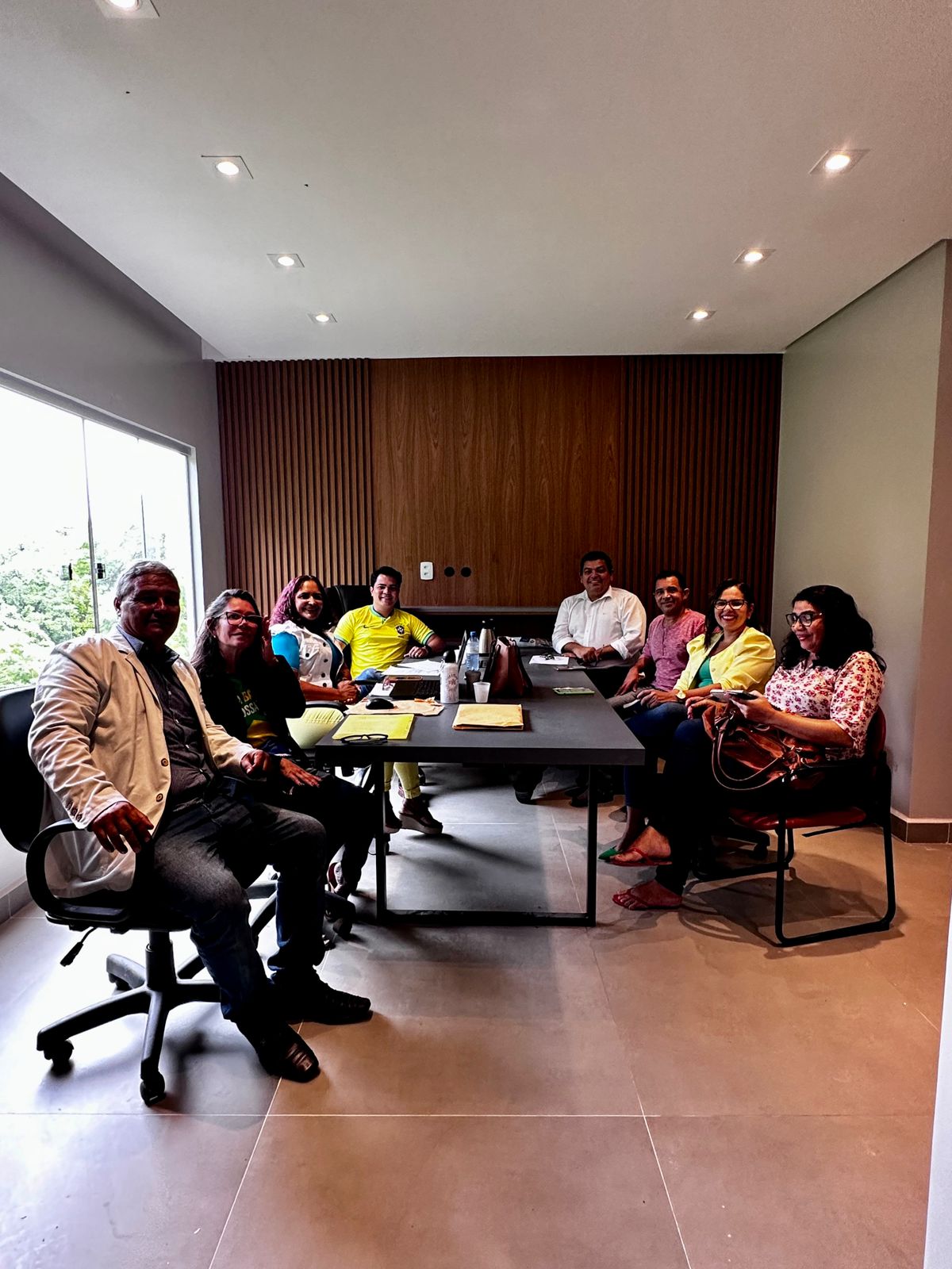 O novo piso foi acordado em reunião entre o prefeito Tacinho Mendes (PP) e integrantes da prefeitura com representantes da APLB-Sindicato