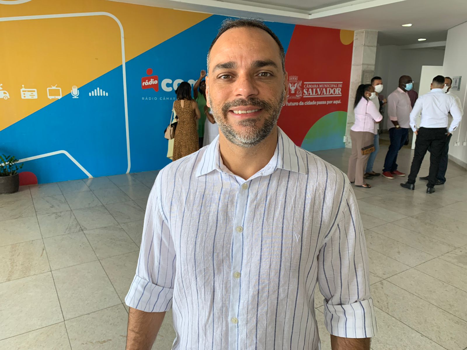 Vasconcelos também comentou o processo de transição de governos na esfera nacional e estadual, com Luiz Inácio Lula da Silva e Jerônimo Rodrigues, ambos do PT