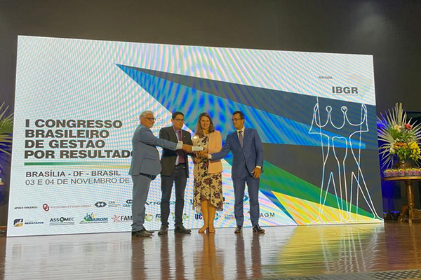  A secretária municipal da Fazenda, Giovanna Victer, representou o prefeito Bruno Reis na premiação