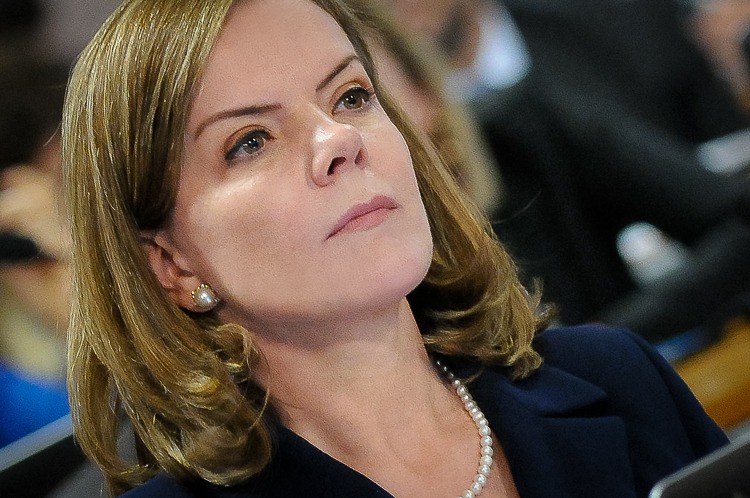 Presidente do PT elogia movimento sem-terra e fala em prepotência em parcela do agronegócio