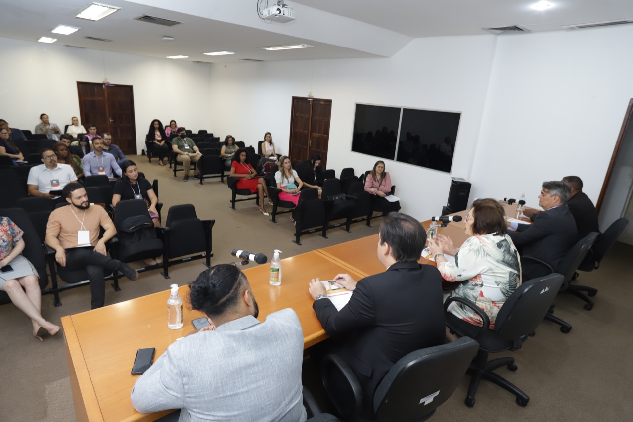 Os 17 são assistentes técnicos administrativos e vão atuar em comarcas do interior do Estado Os 17 são assistentes técnicos administrativos e vão atuar em comarcas do interior do Estado