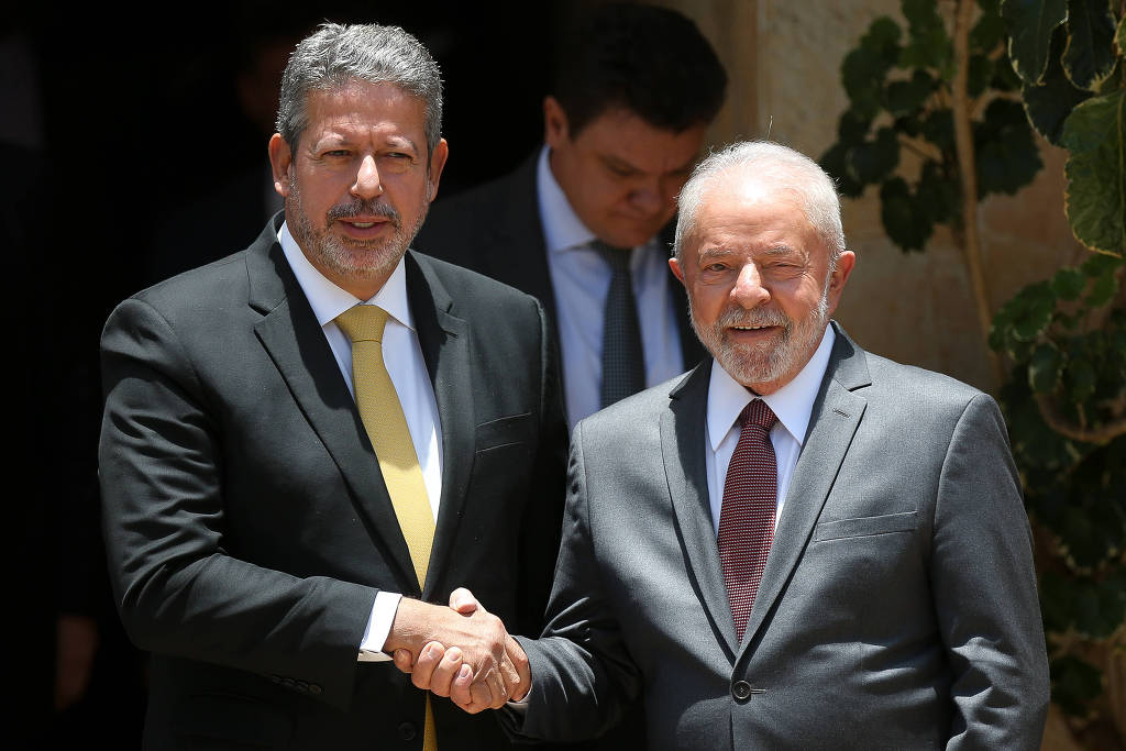 O presidente da Câmara dos Deputados, Arthur Lira (PP-AL), e o presidente eleito, Luiz Inácio Lula da Silva (PT)