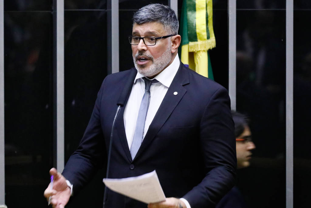 Alexandre Frota alega que salário de deputado federal não é suficiente para quitar os débitos