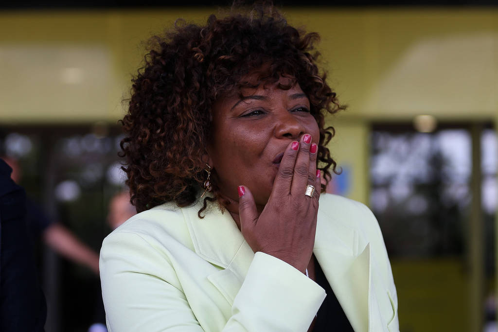 Margareth Menezes cantou, dançou e falou rapidamente sobre o desafio de comandar o MinC