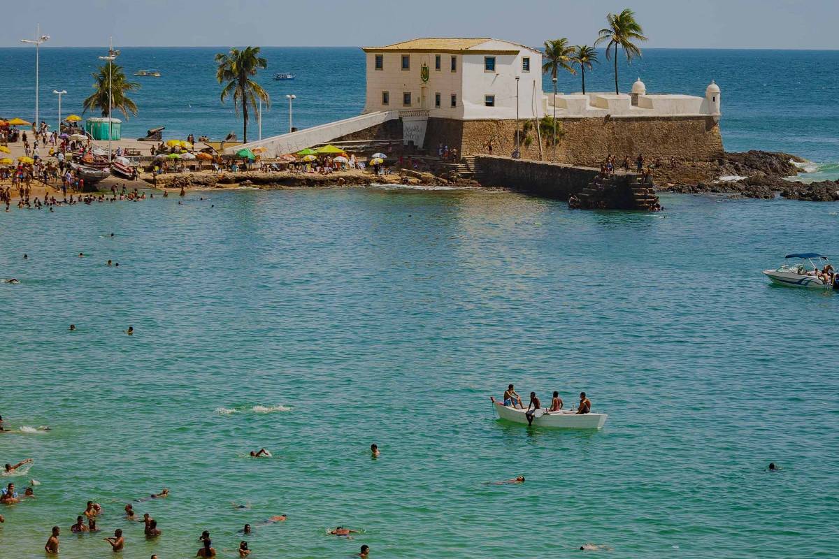 Praia do Porto da Barra, em Salvador, classificada como regular 