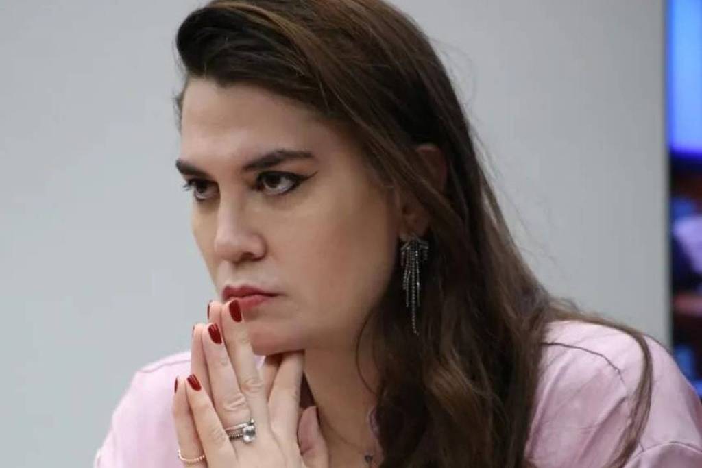 Policial rodoviária federal Páris Borges foi sugerida a Flávio Dino para comandar a corporação