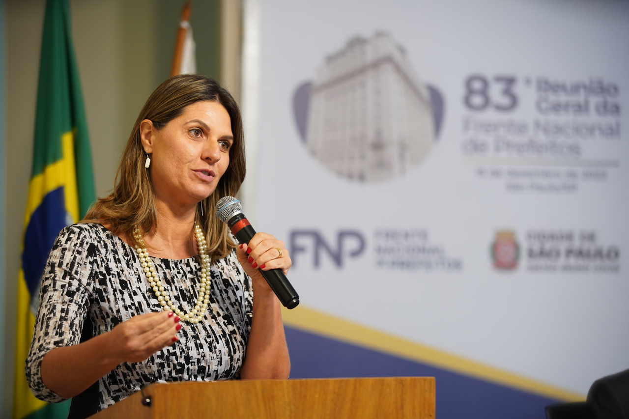 O encontro contou com representantes do executivo de várias cidades brasileiras