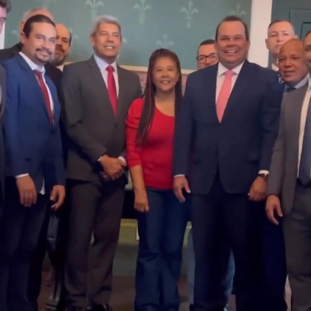 Jerônimo Rodrigues esteve na Câmara para prestigiar o inicio da última sessão do ano