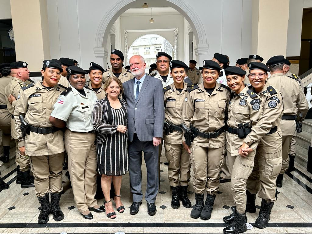 Nove Policiais Militares do GSI, sendo seis mulheres e dois homens, foram promovidos a Subtenentes